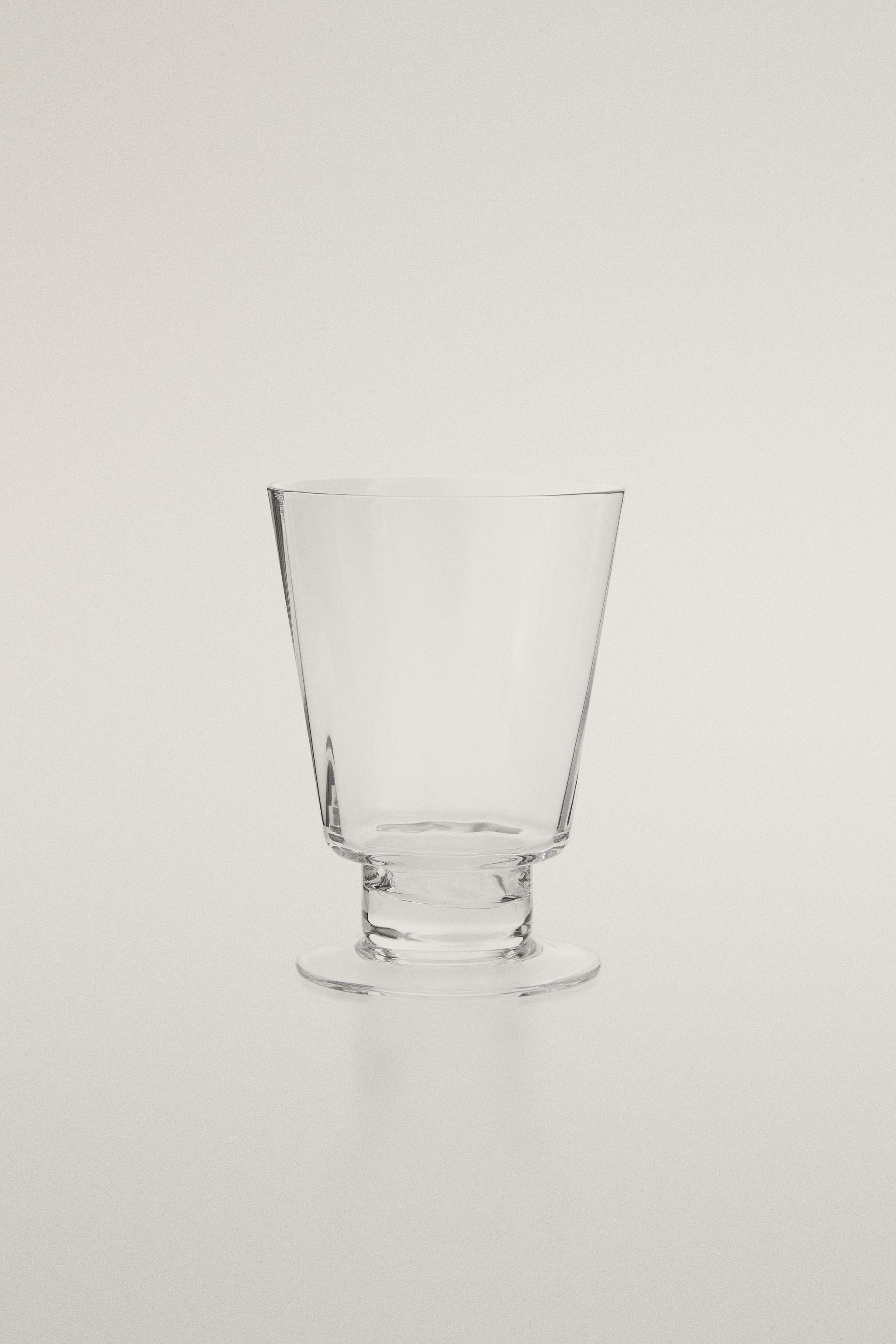 LOW GLASS WITH LINE EFFECT